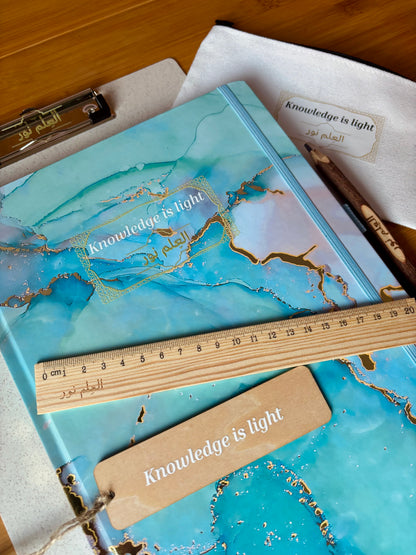 Pack Al-‘Ilmo Nour العِلم نور con portapapeles | Knowledge is light