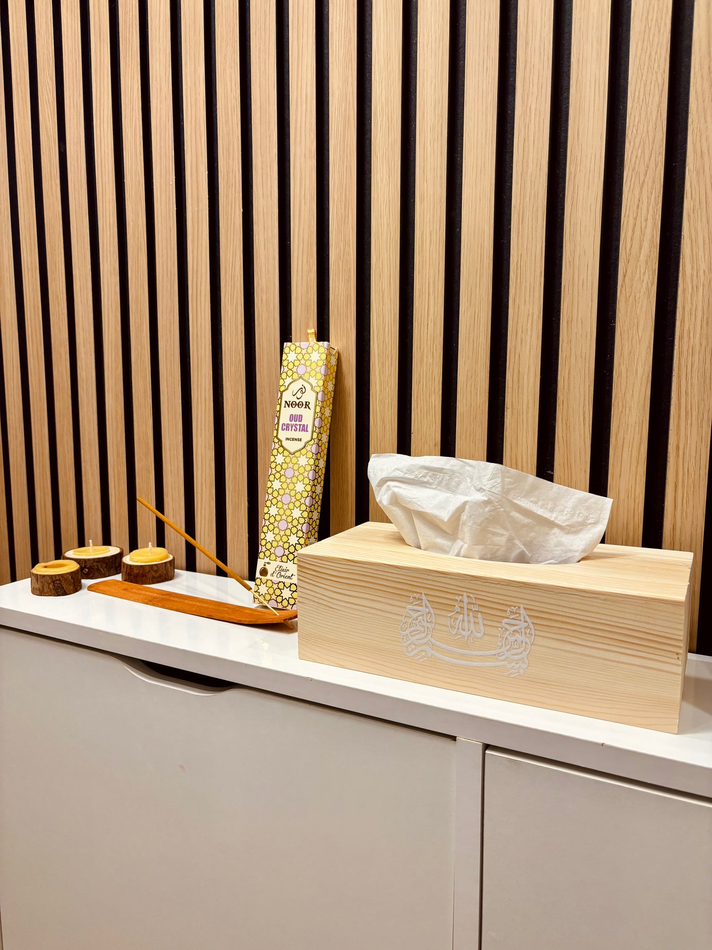 Pack Sakinah | Portapañuelos, velas de cera natural, incienso Noor y soporte de madera